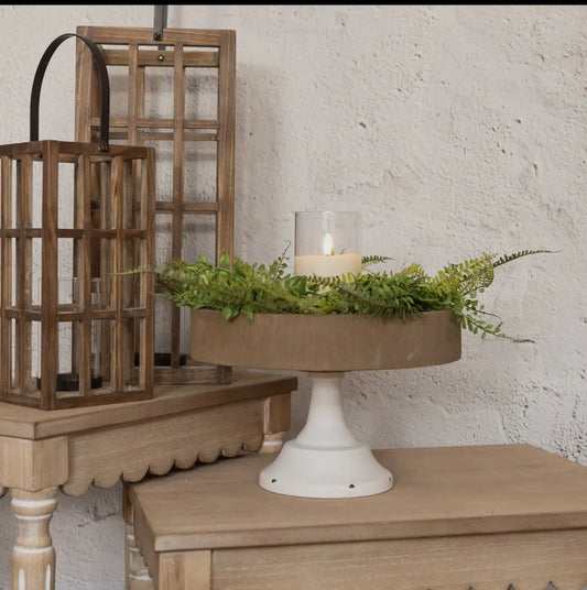 Two toned pedestal stand