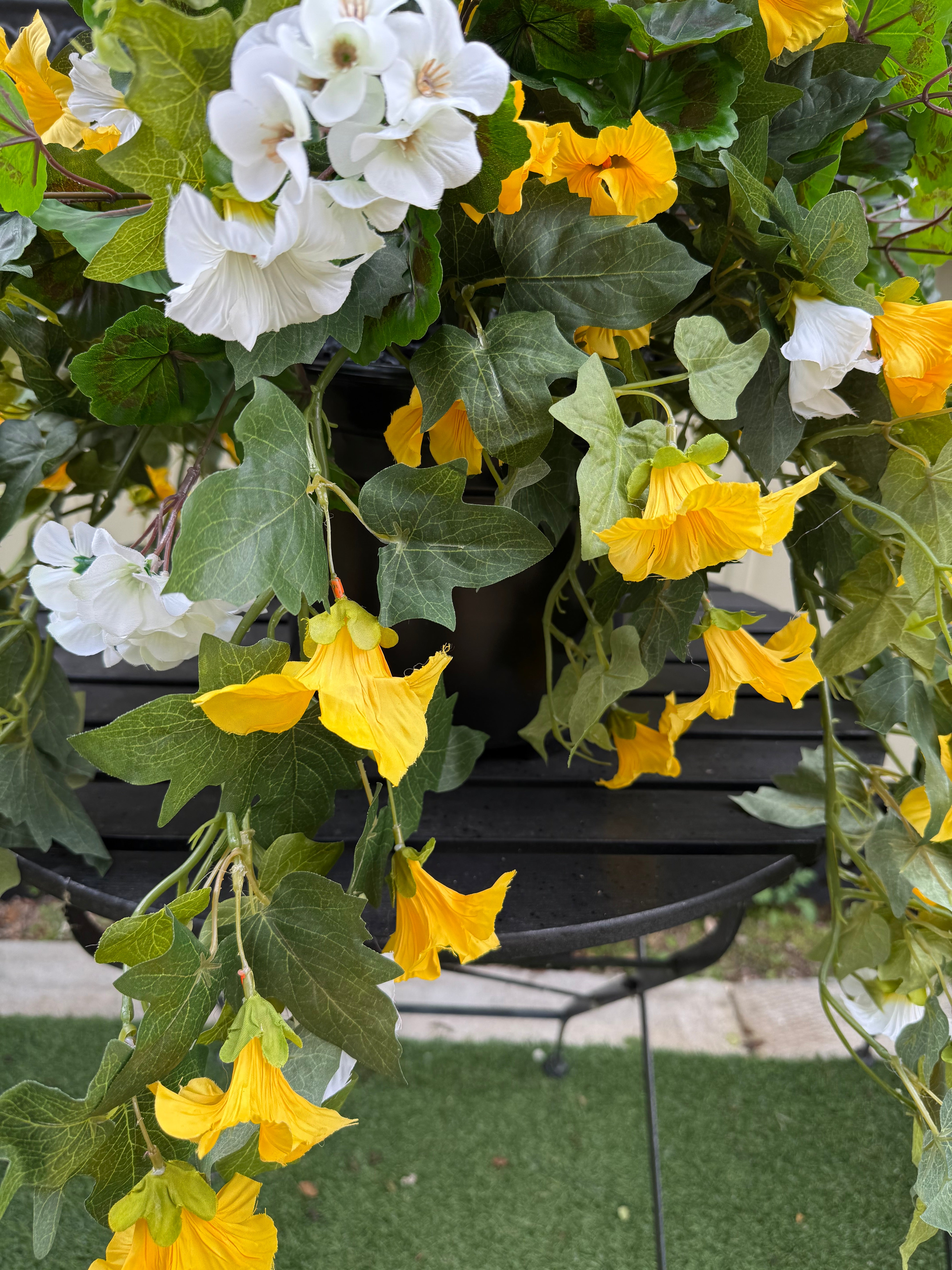 Yellow and White Petunia Insert