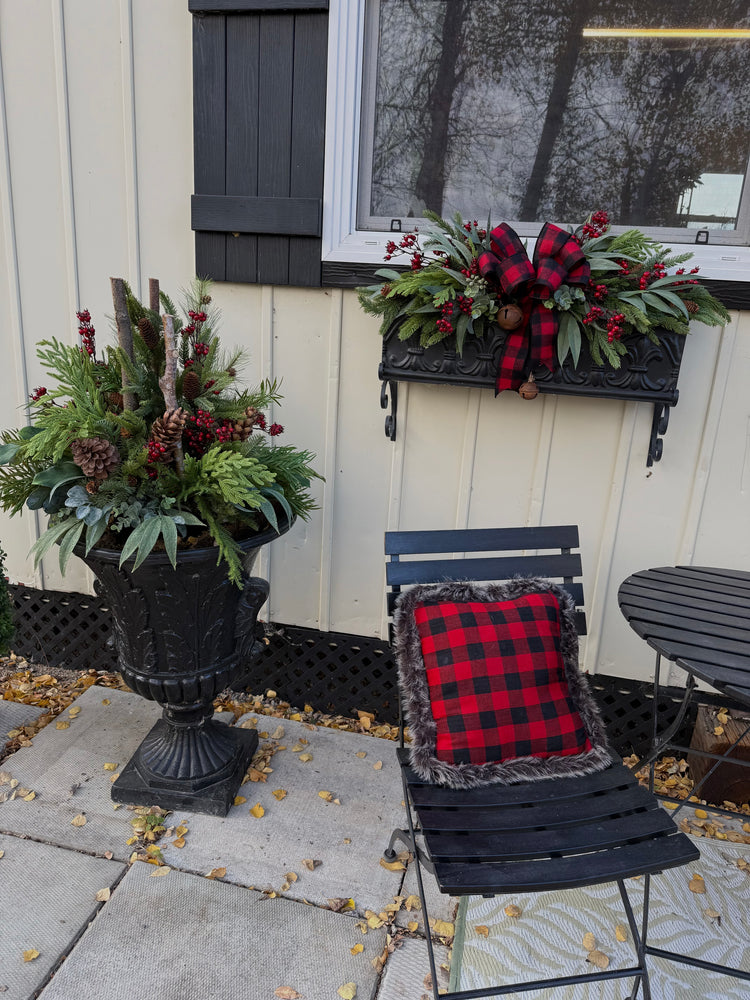 Winterberry urn filler