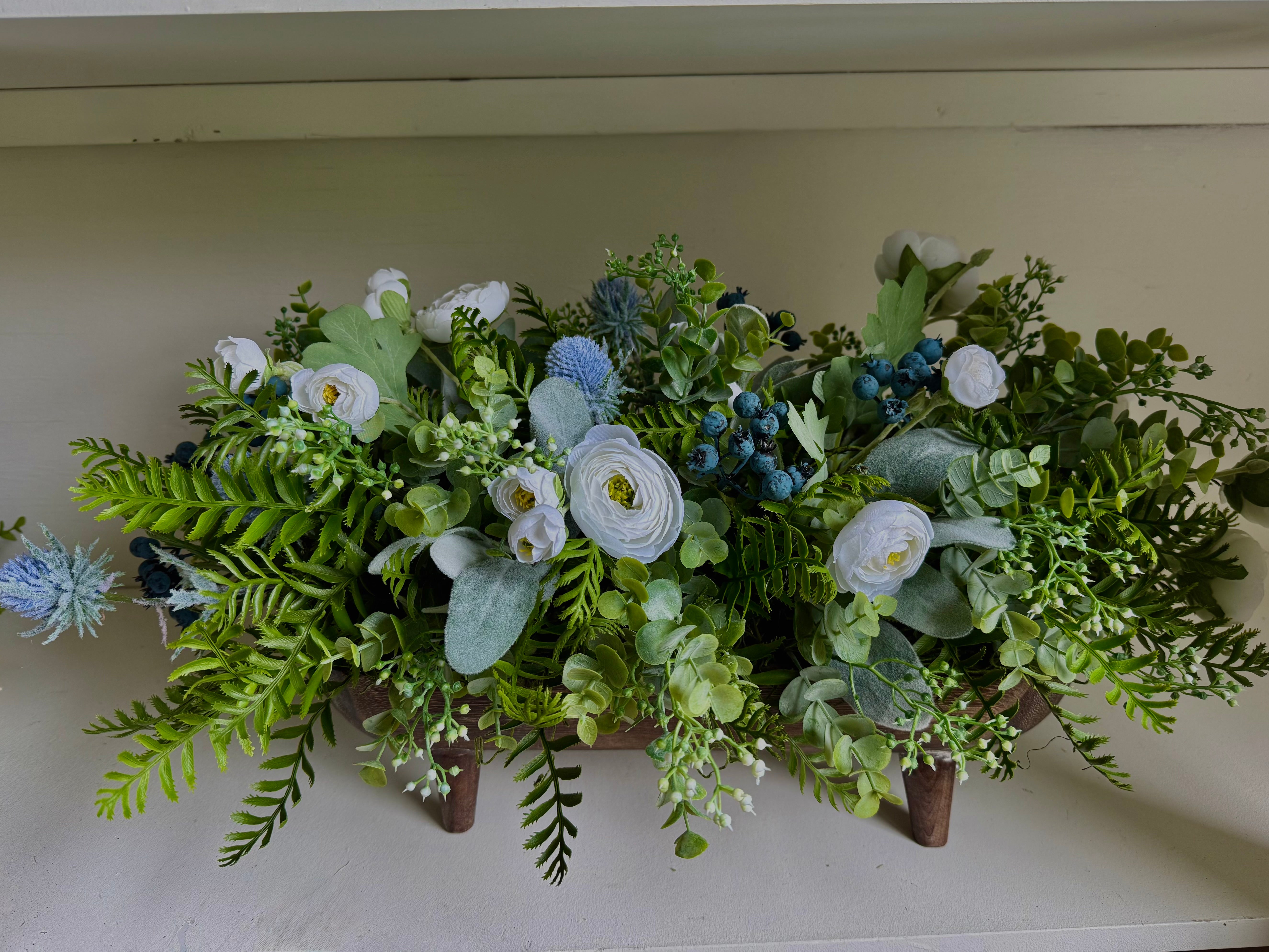Ranunculus Blueberry Centrepiece