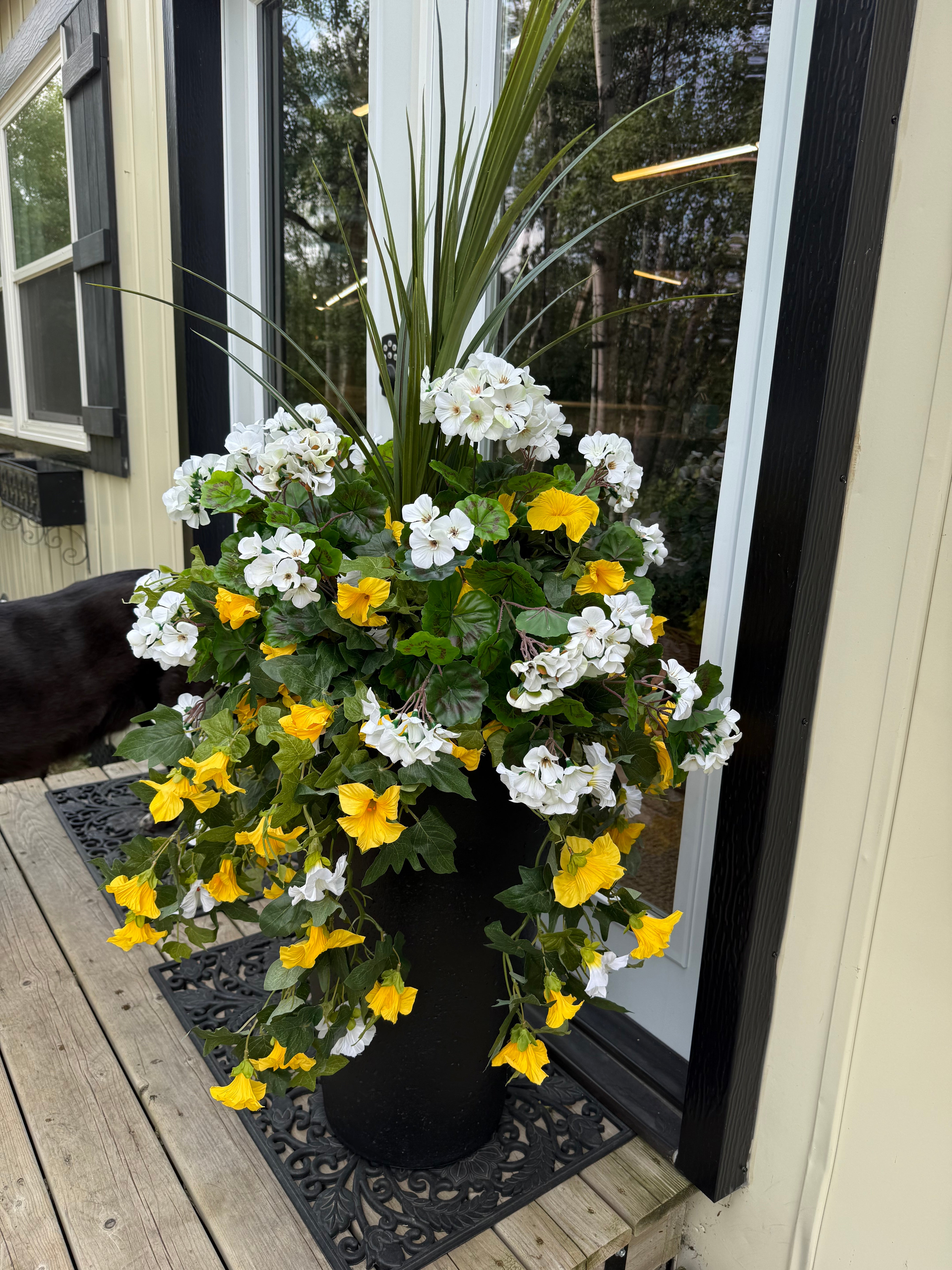 Yellow and White Petunia Insert