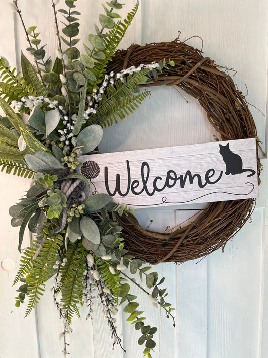 Welcome wreath for cat lovers